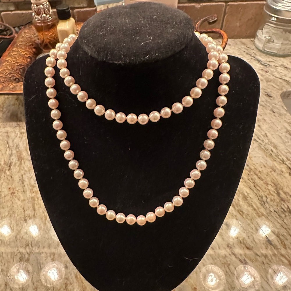 Vintage Lady’s Opera length cultured pearl strand
